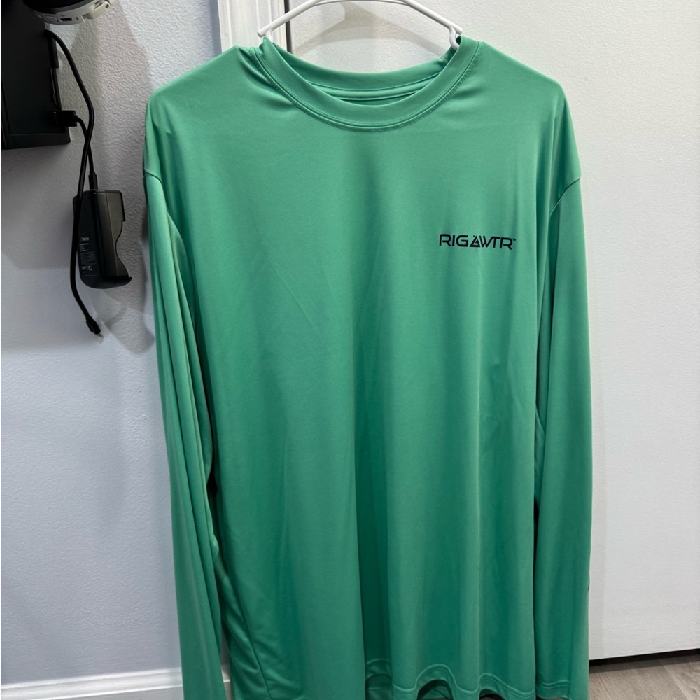 Rig & Water Men’s XL Long Sleeve Shirt